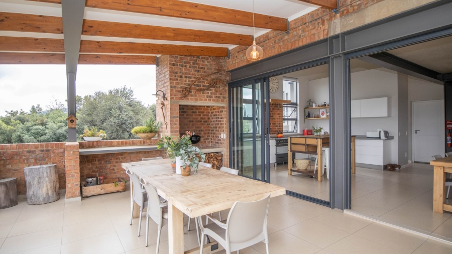 5 Bedroom Property for Sale in The Coves North West